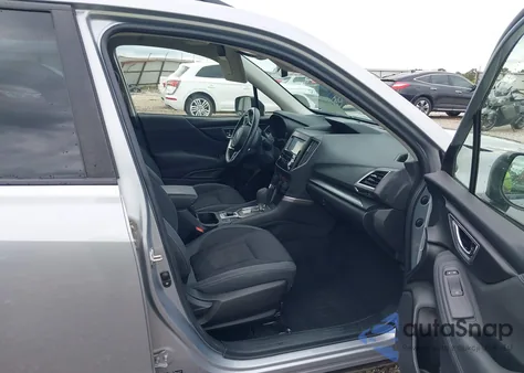 2021 Subaru Forester Premium z USA, uszkodzony, nr VIN JF2SKAFC8MH479514